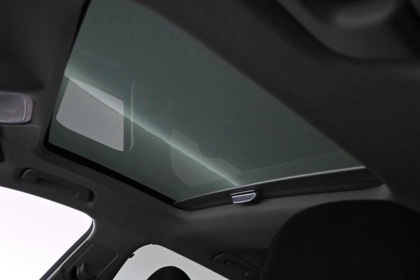 Car Image - 4vKMEcJjngUPCVDwuQT2si