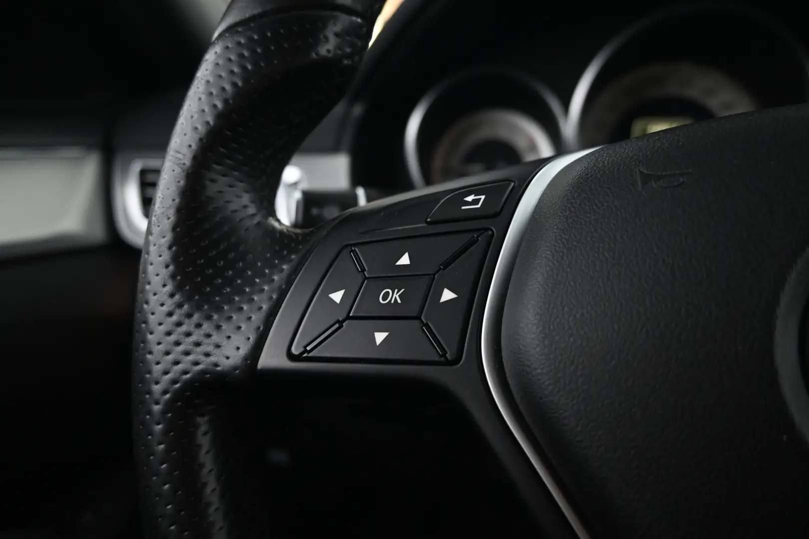 Car Image - 5elYf80JxuBhuMjtxi5uoS
