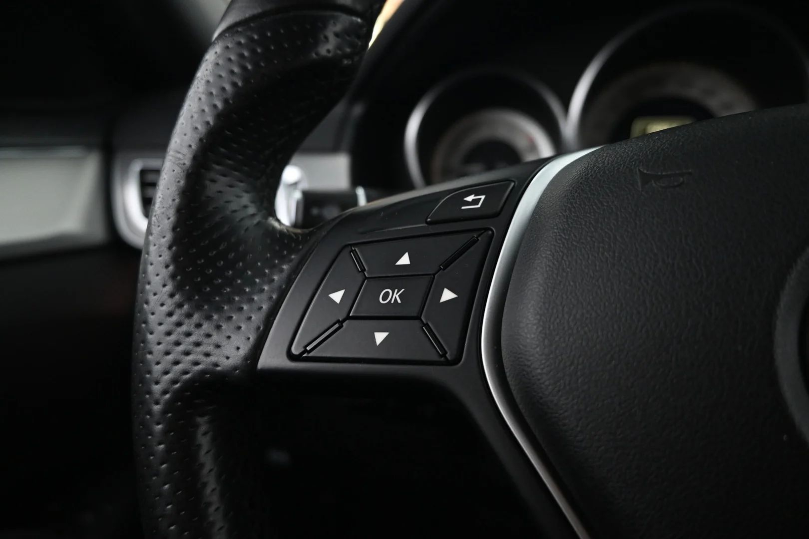Car Image - 5elYf80JxuBhuMjtxi5uoS