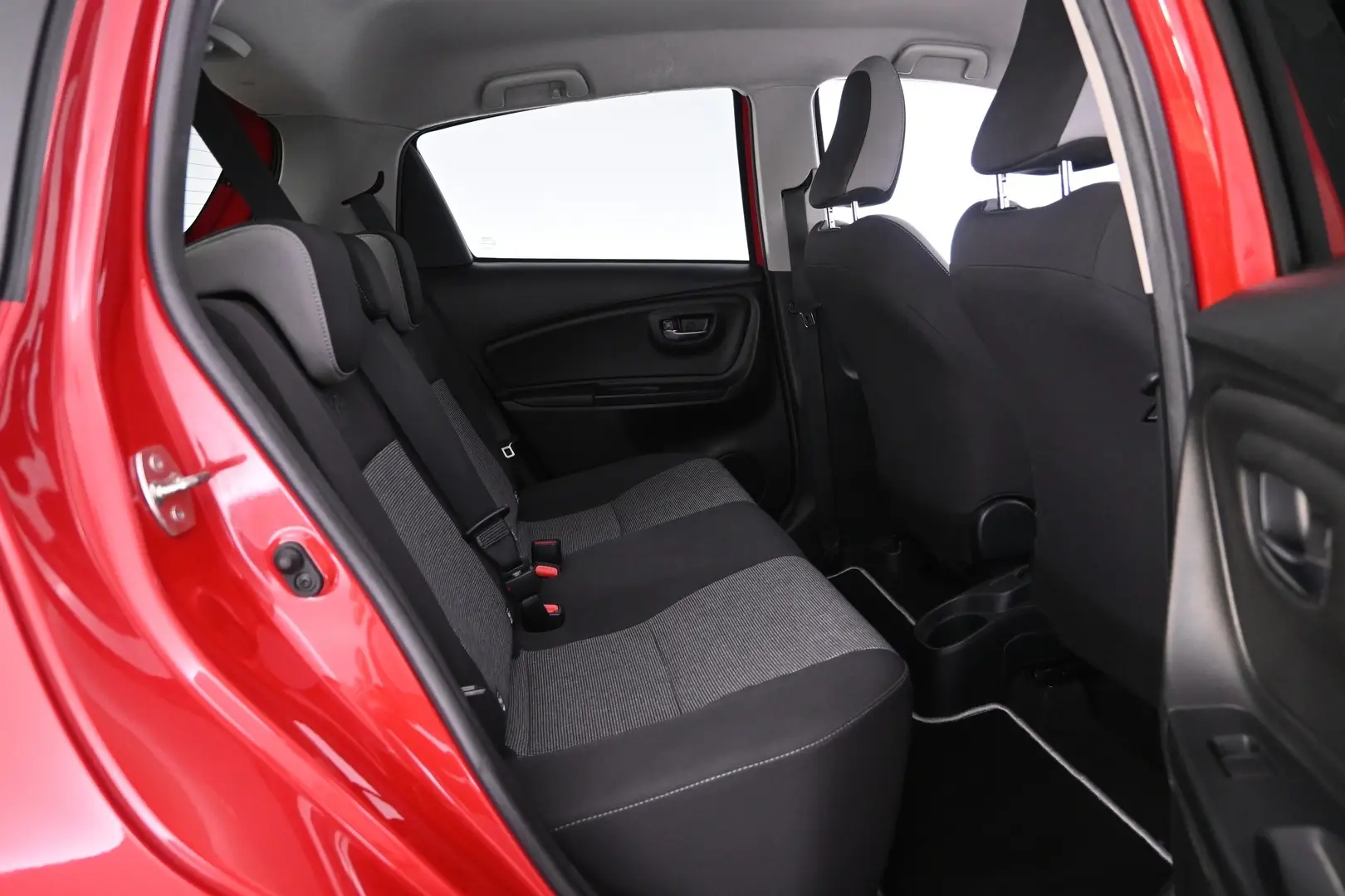 Car Image - 5XEI8NEQYwTVV7zhaR6L7t