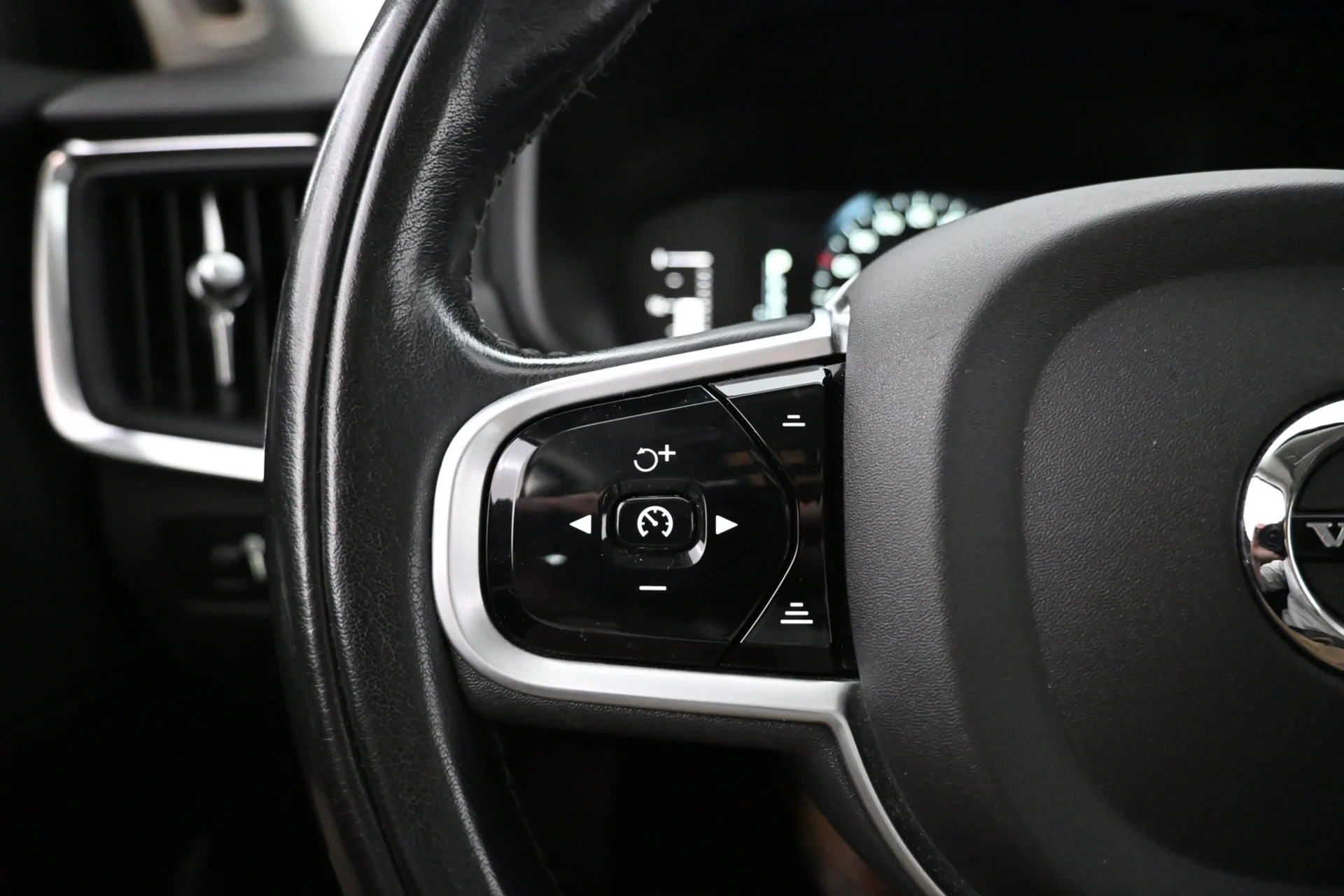 Car Image - 2KA6xrBdKg0Xnuvqm0AMhf