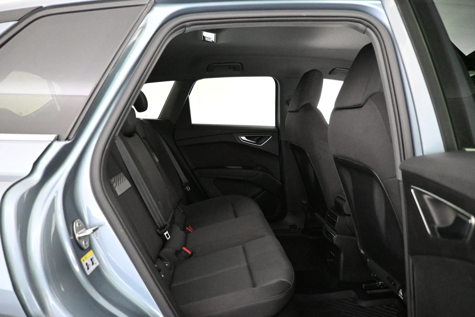 Car Image - KqMTHVwRjYARg18T7ScPj