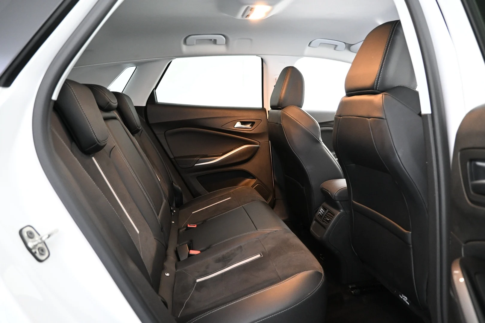 Car Image - 3aAV3CzFKXn978546ojnGV