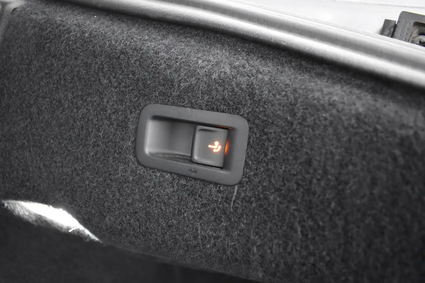 Car Image - 2pai29HWUP5X9I6TNGUslb