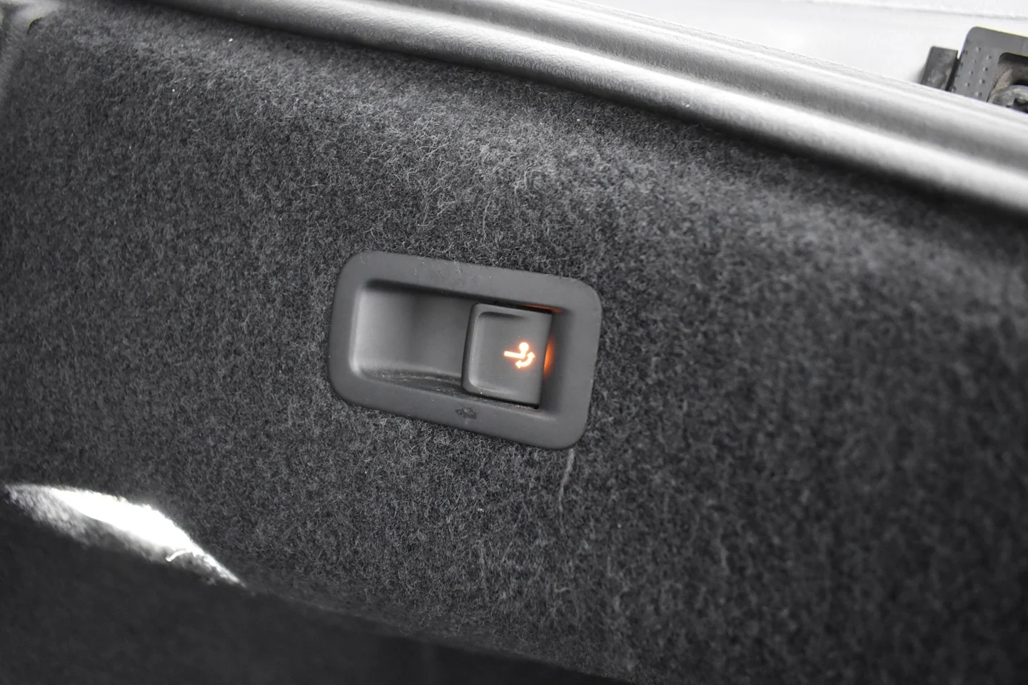 Car Image - 2pai29HWUP5X9I6TNGUslb