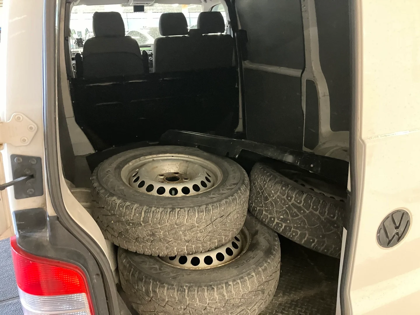 Car Image - 4NjrwX5AQYkXqNTvkFek1P