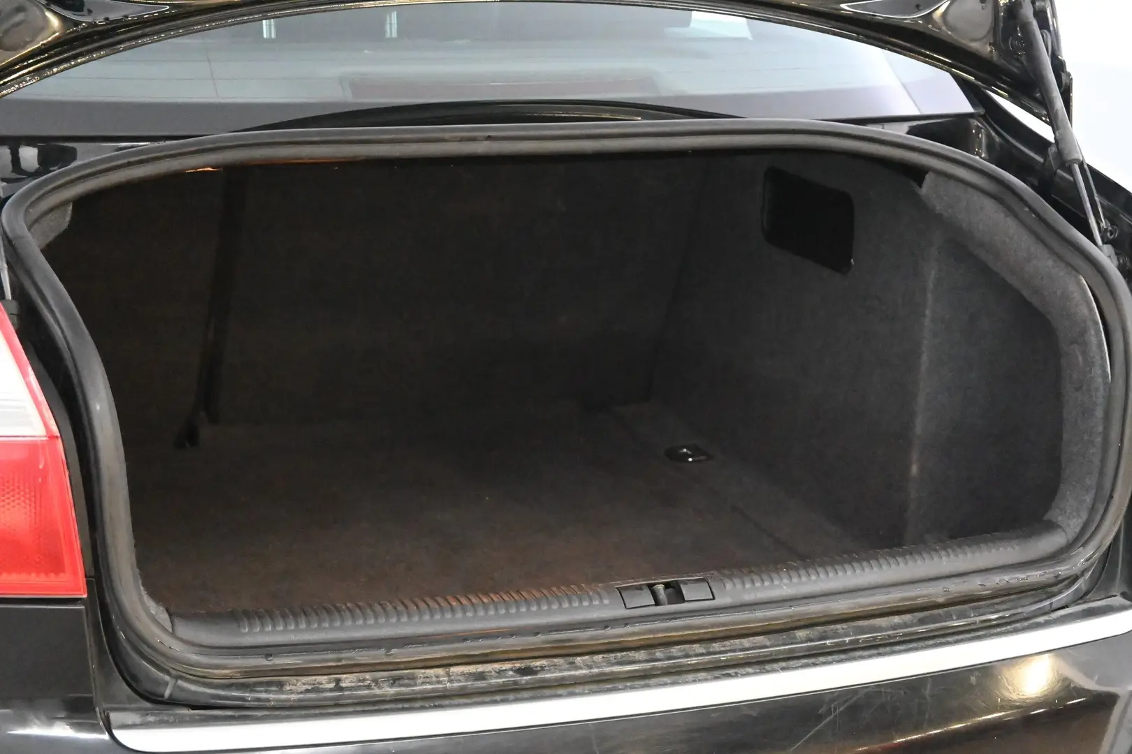 Car Image - 52aNbW9PbYXPJxqfBEuI7j