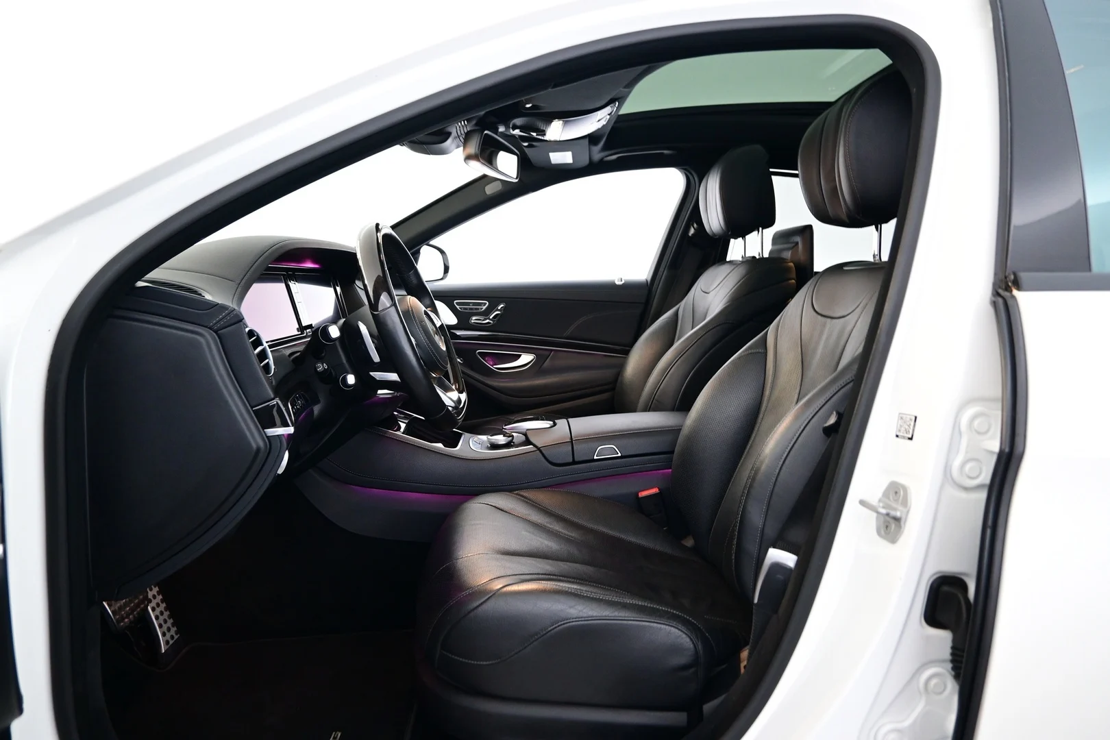 Car Image - 4c4jE64fY05p7G6Xi4DfGB