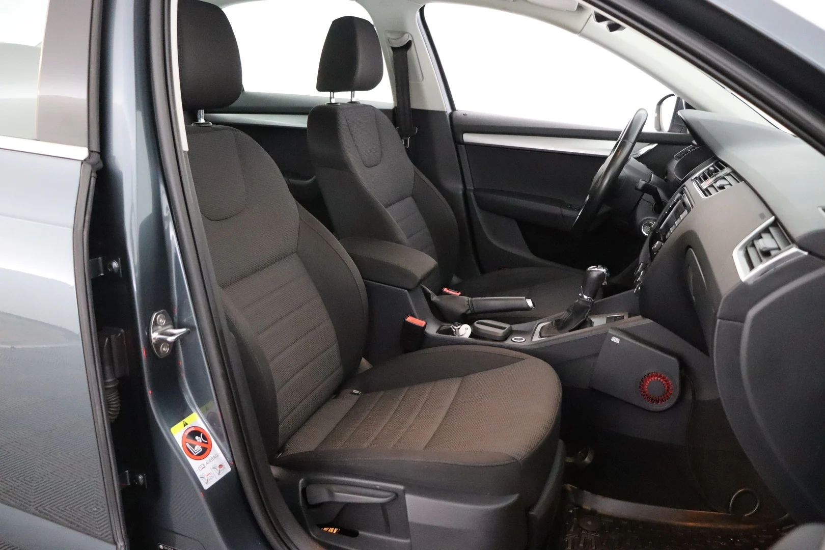 Car Image - 6576wZ1kye2zINsjOvgQw0