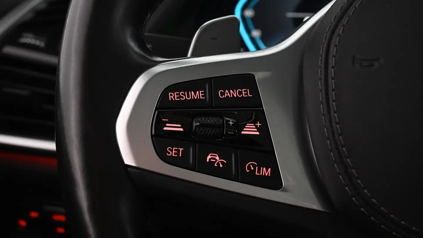 Car Image - 3ijuNtmxH71LSw5yiGF2UD