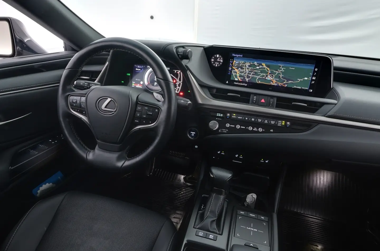 Car Image - 2sTLXuIUQt5Rx2GIwdN48F