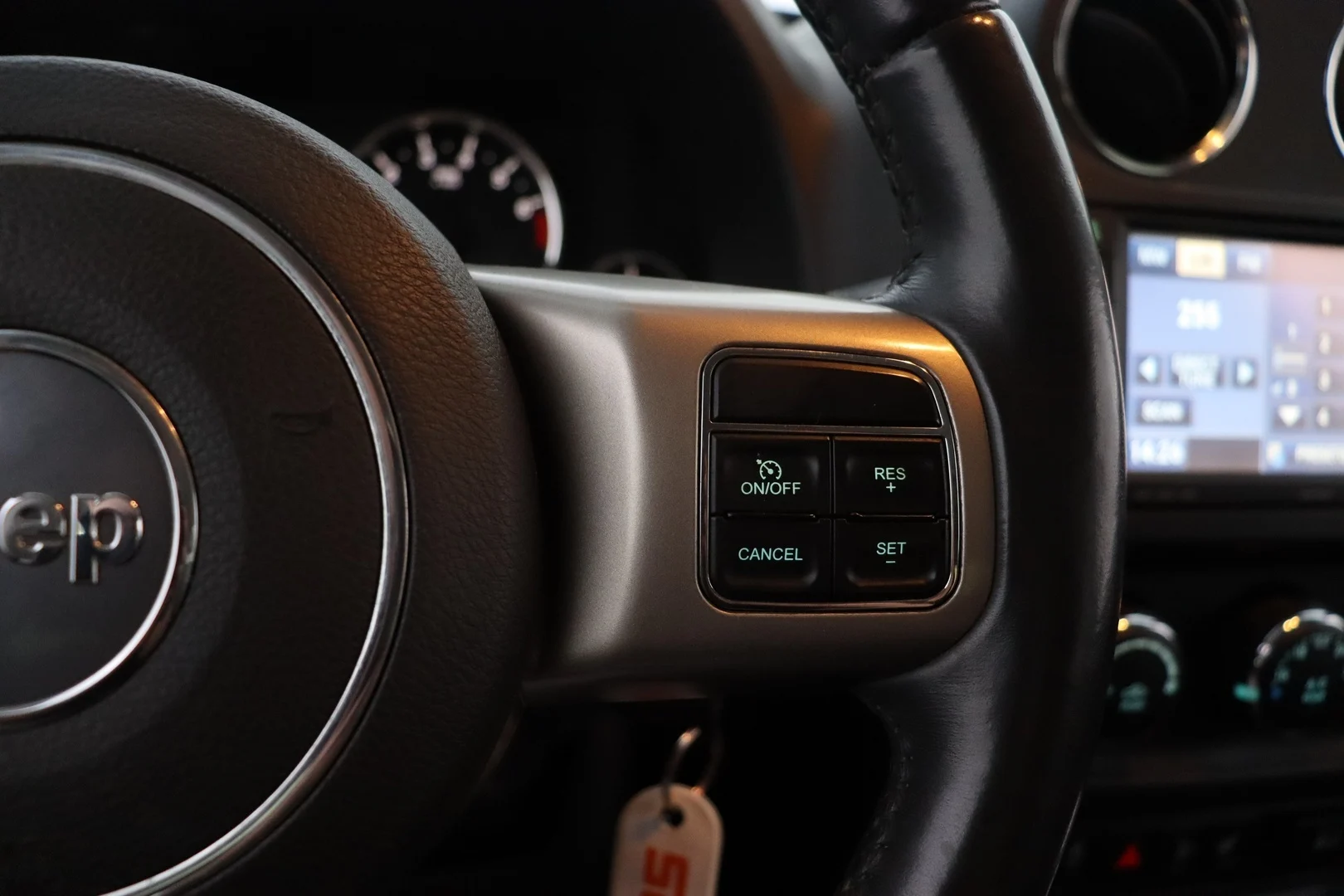 Car Image - 34R1sUvPAlIY73QcrsbPA8