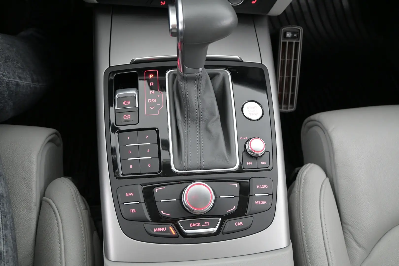 Car Image - 2U8dq7004scxgrffprvUAM