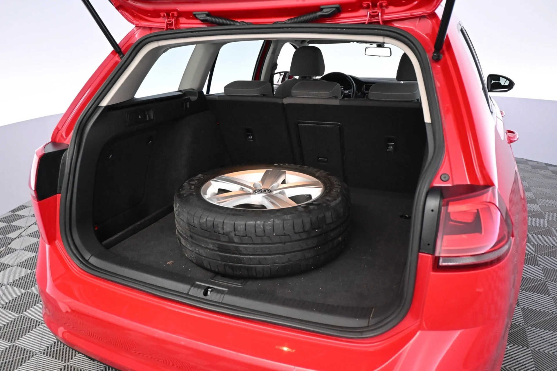 Car Image - 2Zxz7j1ddcHG8kEoZDGRNn