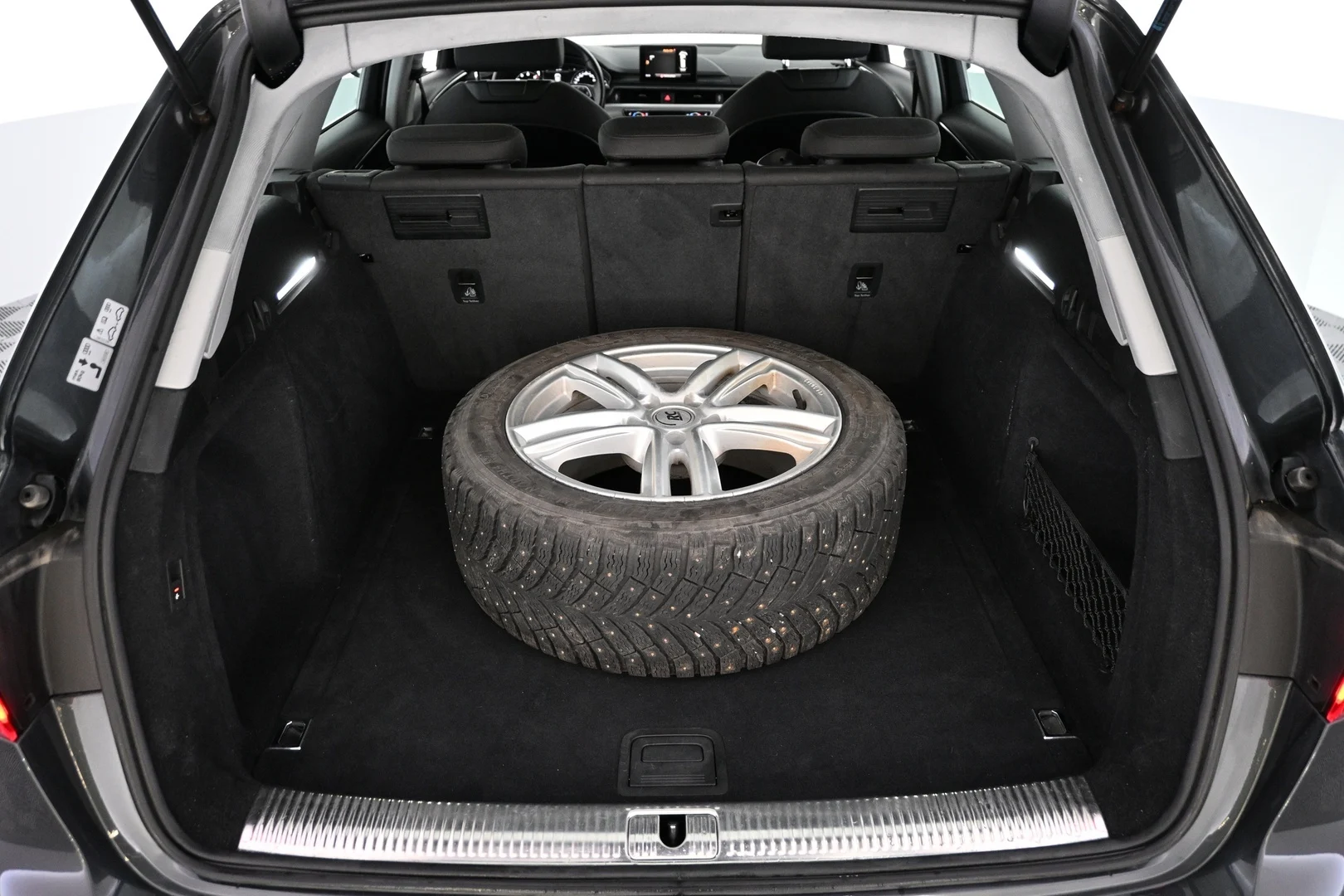 Car Image - 4mou1n02r5yBX0NupOx8mc
