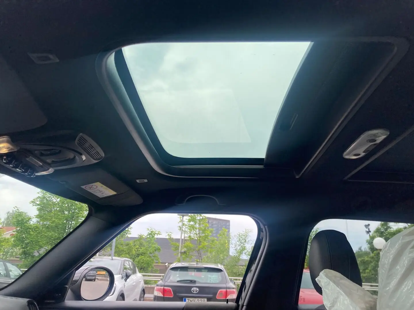Car Image - 4KFSZ8nj8iIPlmlJsy7m5D