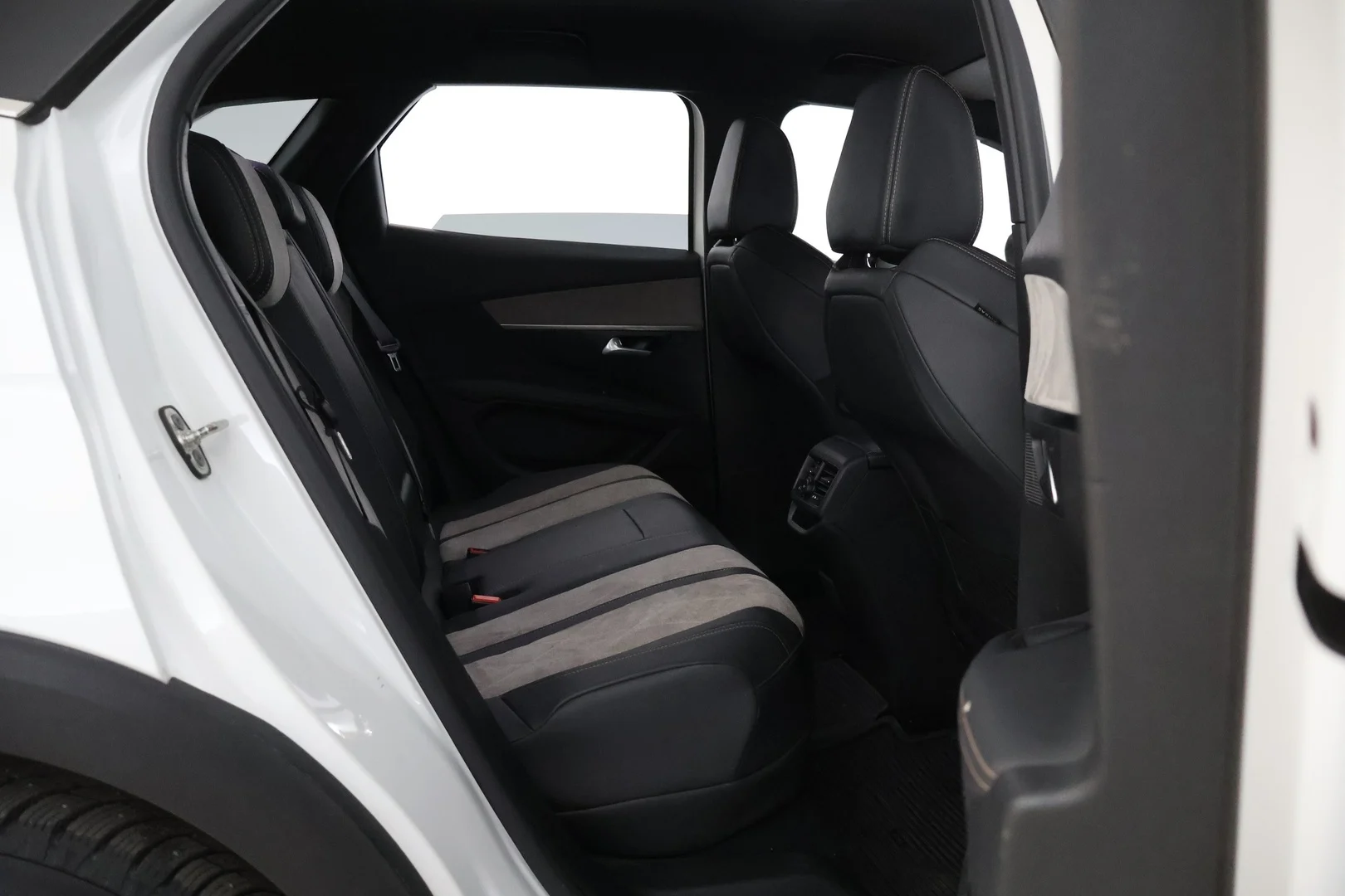 Car Image - 2md5BMDeFn9Ystpa6eBXSF