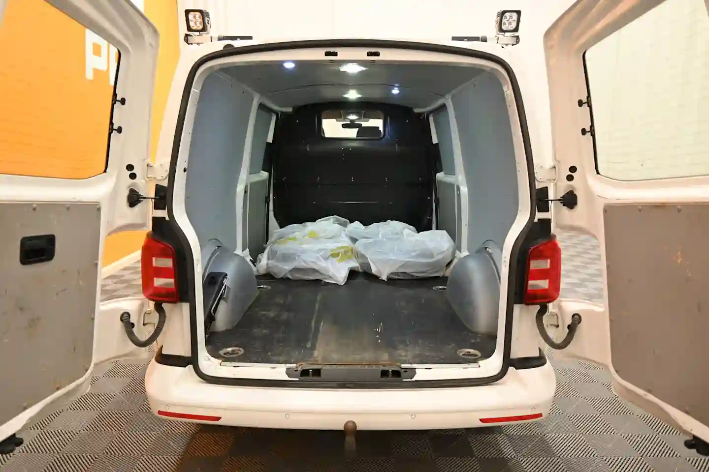 Car Image - 1poNFsisIJJ7I3ISqo2et4