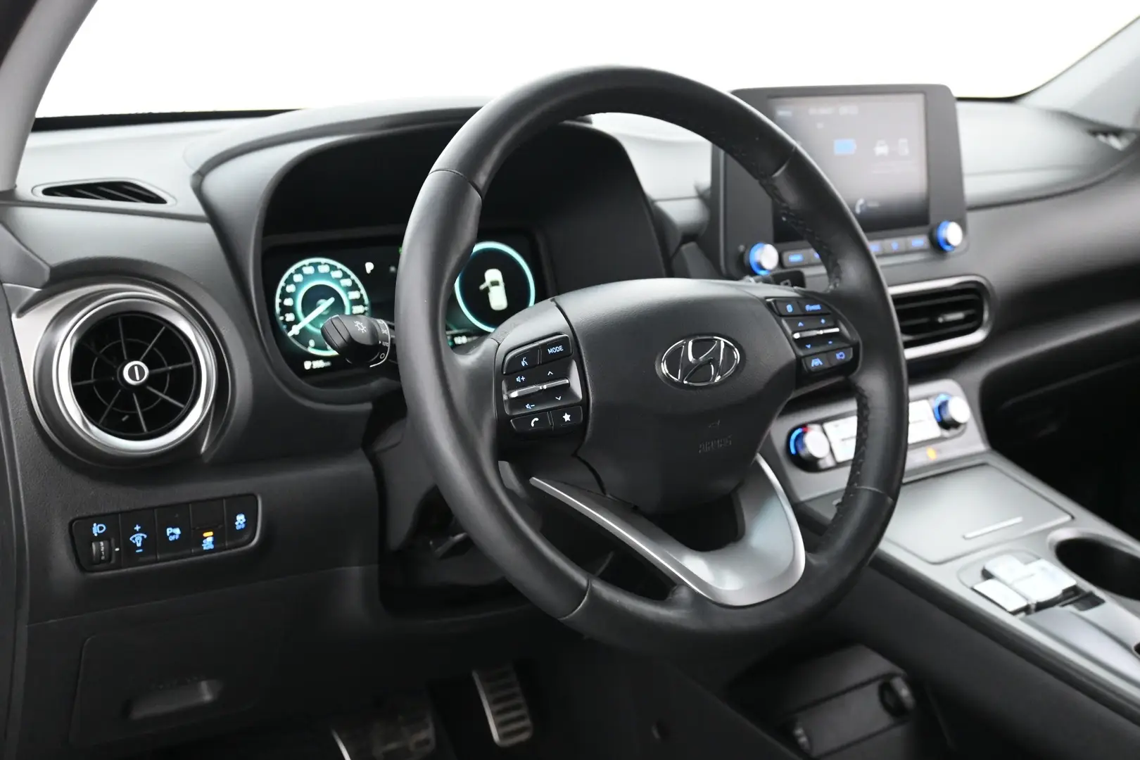 Car Image - 3Op5XNjLzVi8AiK4qazNKc