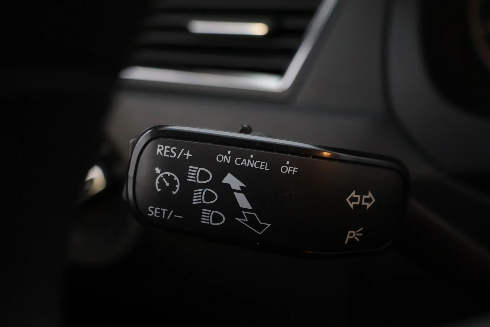 Car Image - 23QzNSvu9XClEstw4erd3U