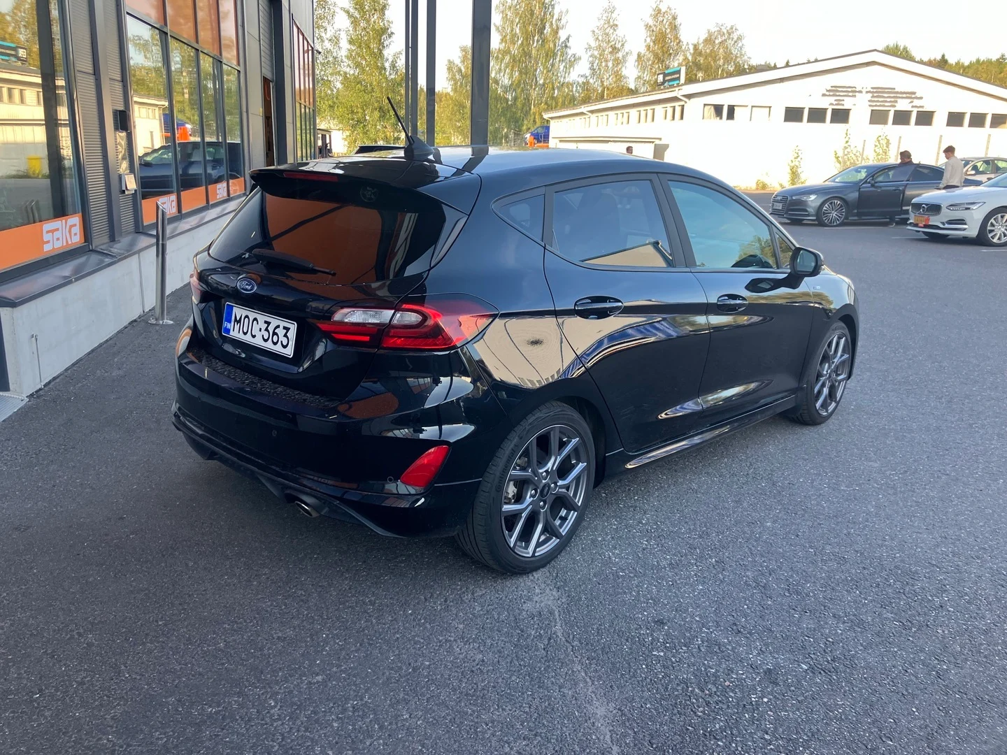 Car Image - 6S7v9LACONu3tjyvURL33O