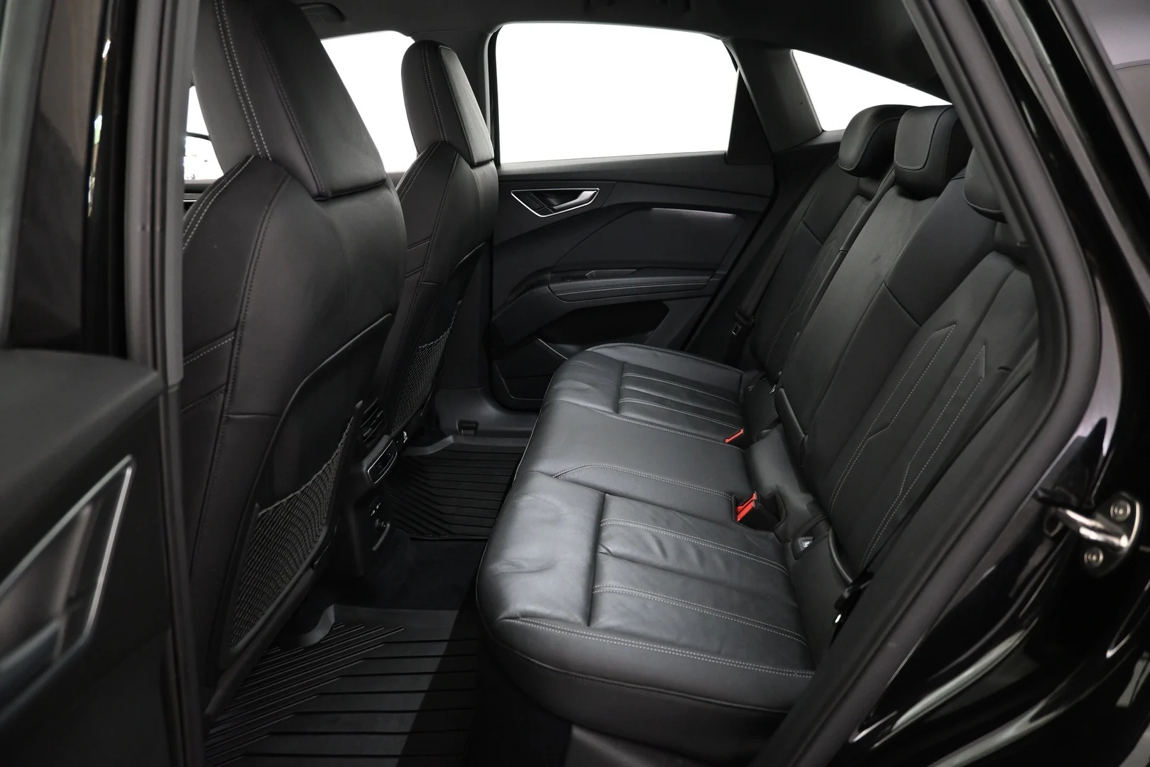 Car Image - 407dLur7D8zhgMImtNDlmB