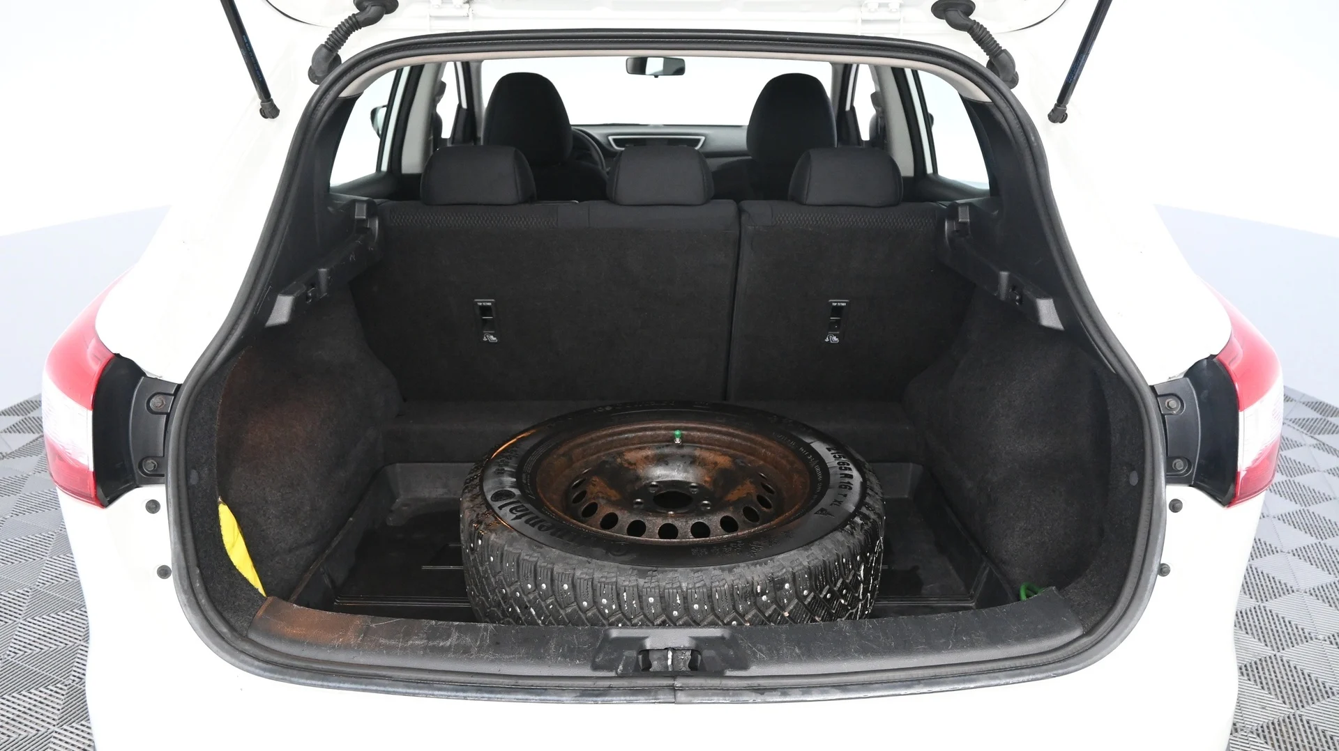 Car Image - 2Tchz6ykvzrmQVM6DPhtP6