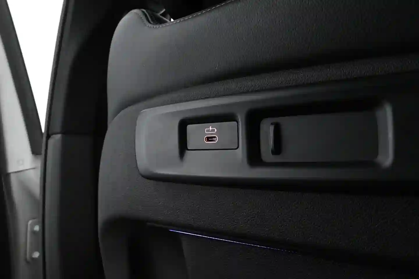 Car Image - Sv62XHijIJm7wCdT6iU6F