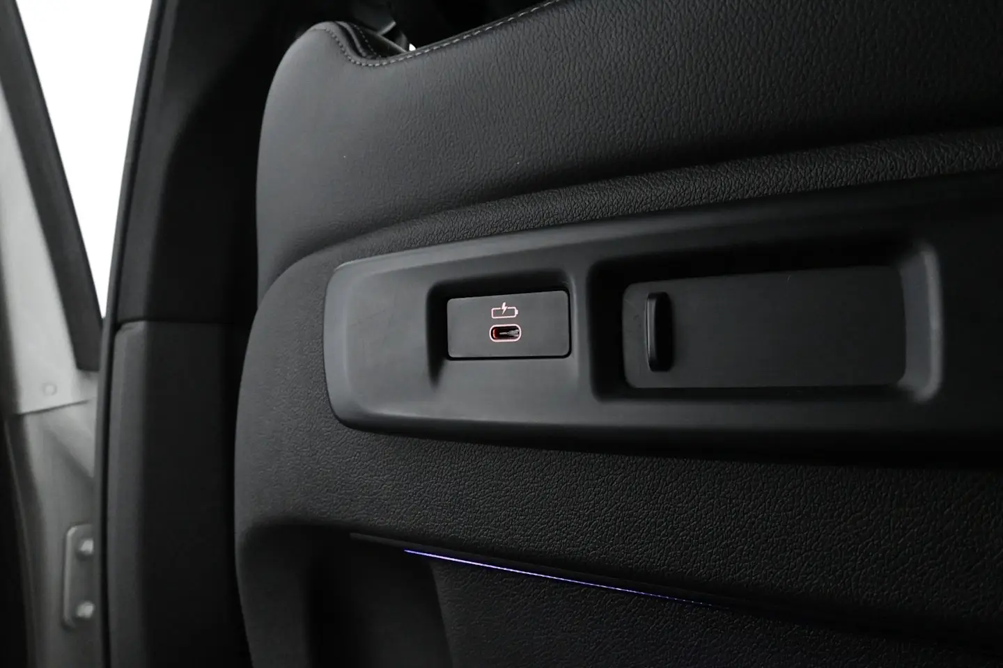 Car Image - Sv62XHijIJm7wCdT6iU6F