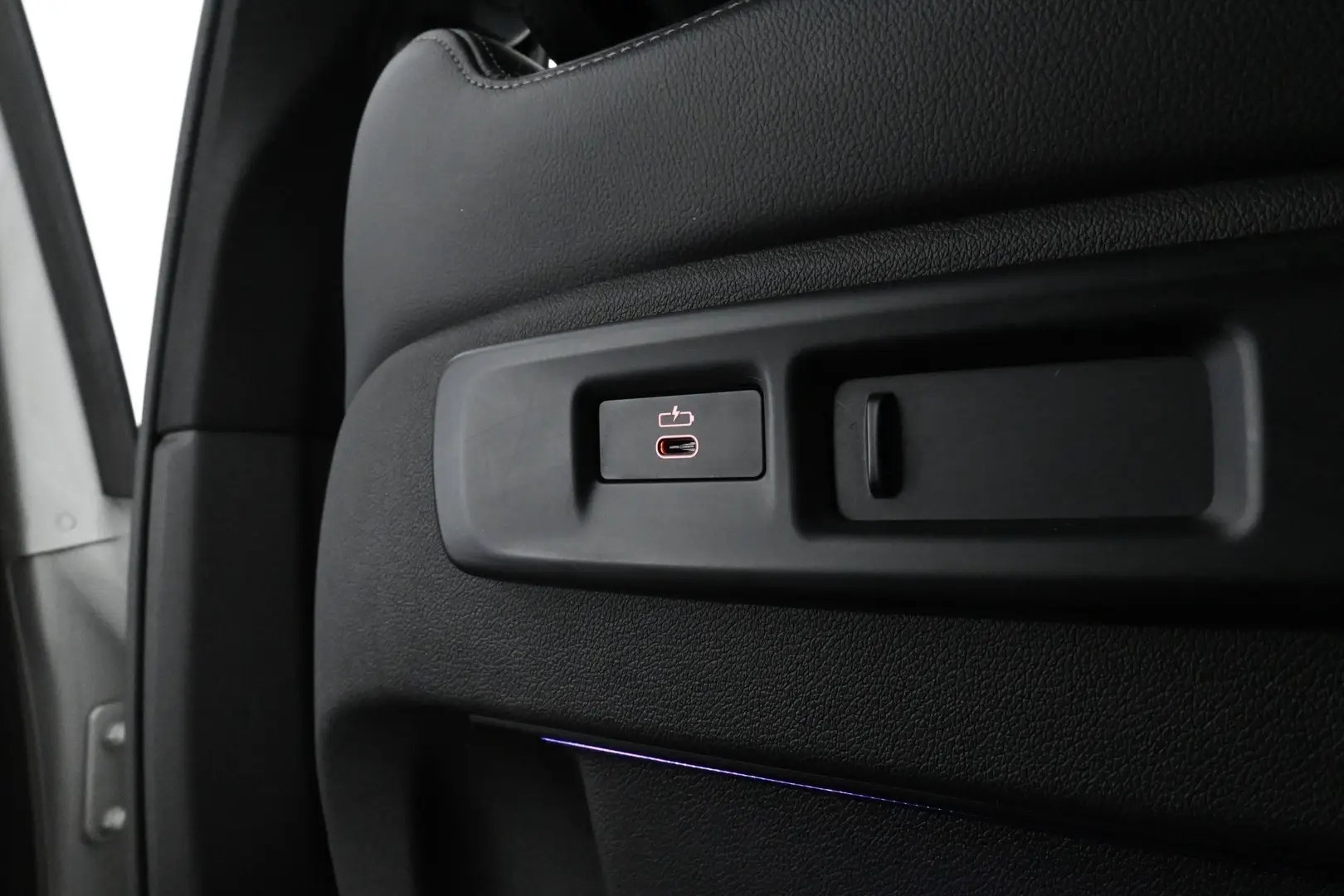 Car Image - Sv62XHijIJm7wCdT6iU6F
