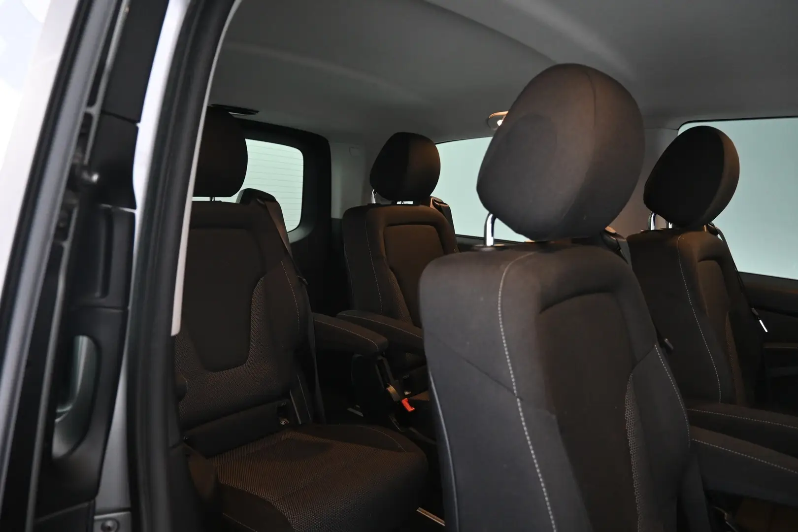 Car Image - 3d4GOmoyK8Vd9OIsp1mowk