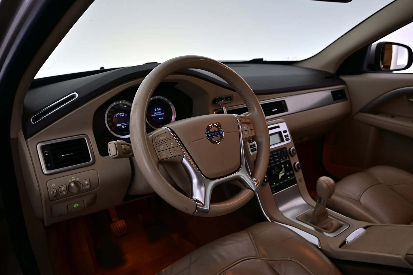 Car Image - 4JgrgkZkIUKN1Xr8v4jMrY