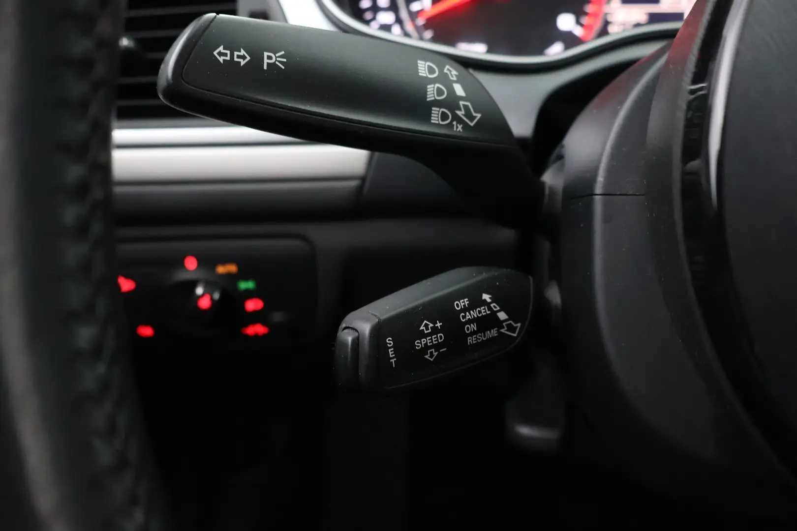 Car Image - 38offIIEqNCyQxdQmrHOOp