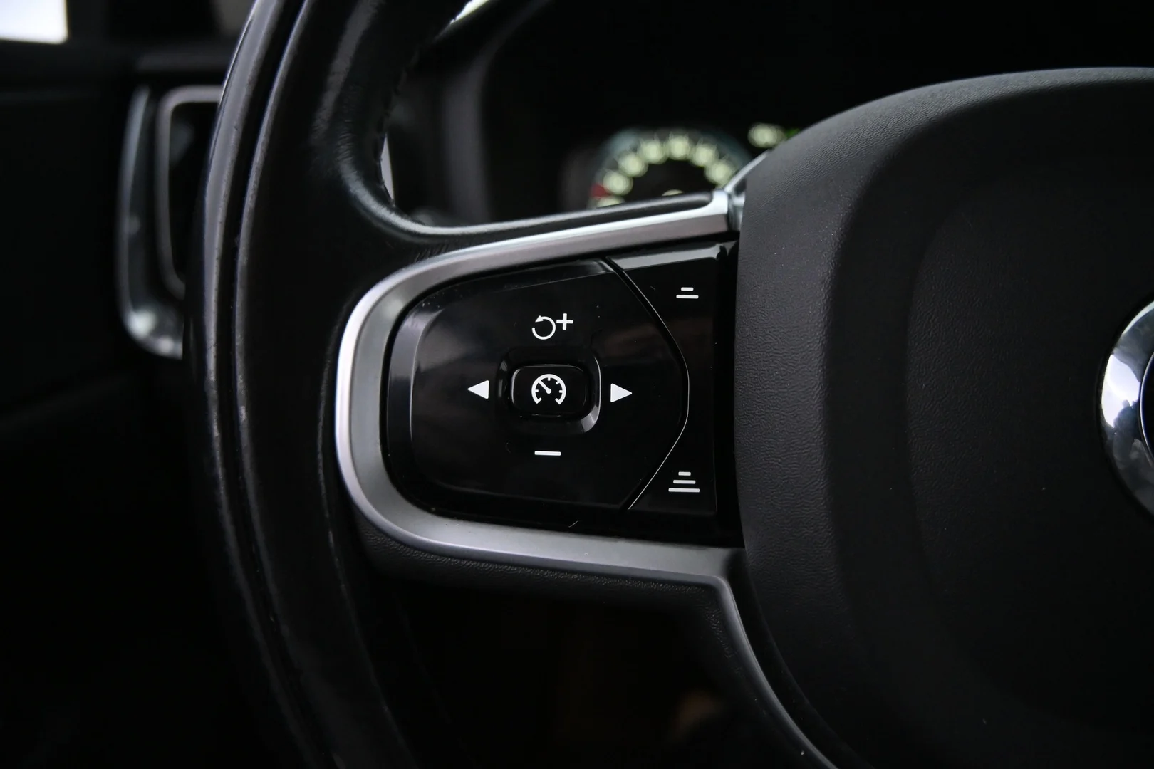 Car Image - 3yXJR8EDadPBEqongNHlpz