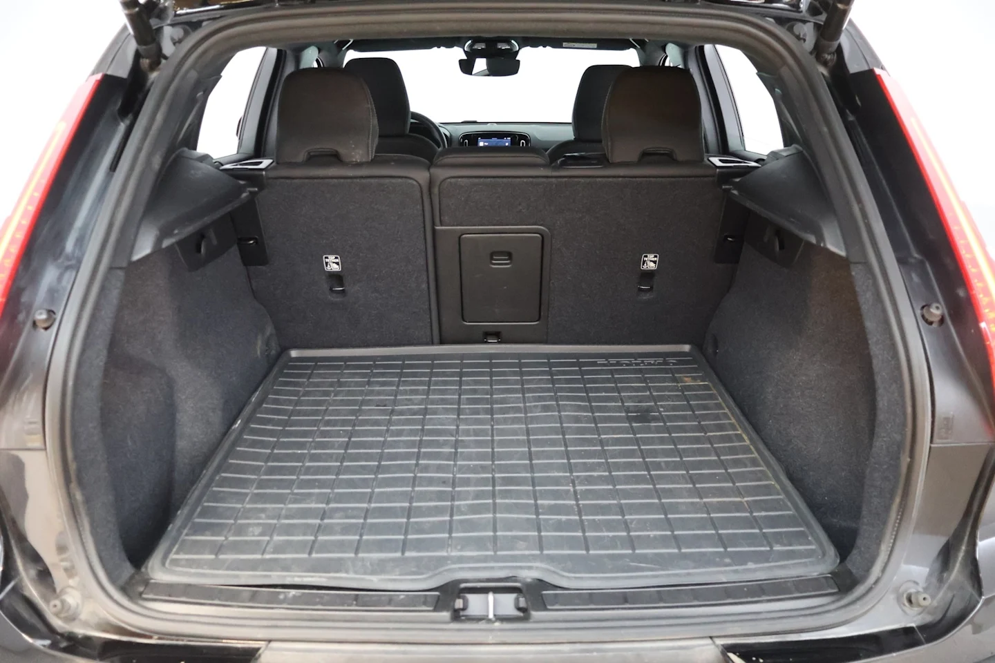 Car Image - 2sHgDwhSjgFQab8dXSBhrc