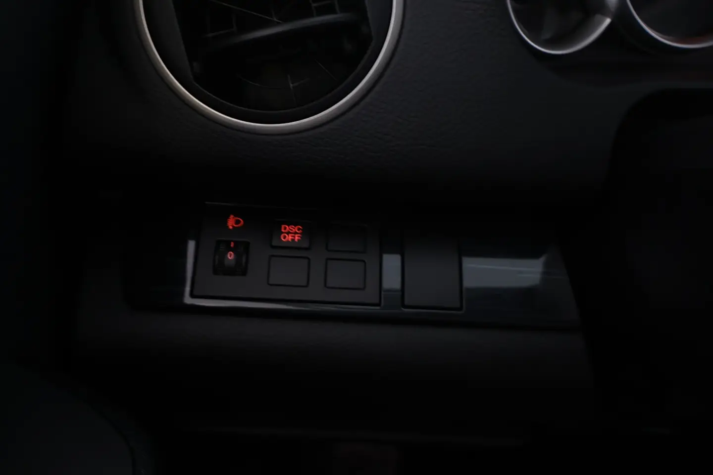 Car Image - 30leQ0CnjzHjiM4JYzHrDw