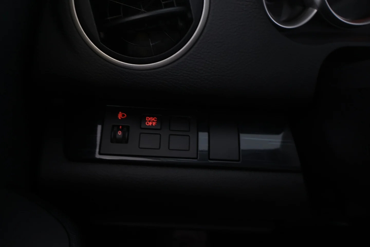 Car Image - 30leQ0CnjzHjiM4JYzHrDw