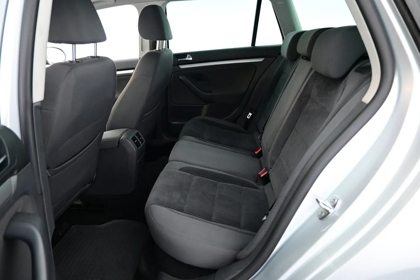 Car Image - 3SVq3hWd0yzRVBslBchvFn