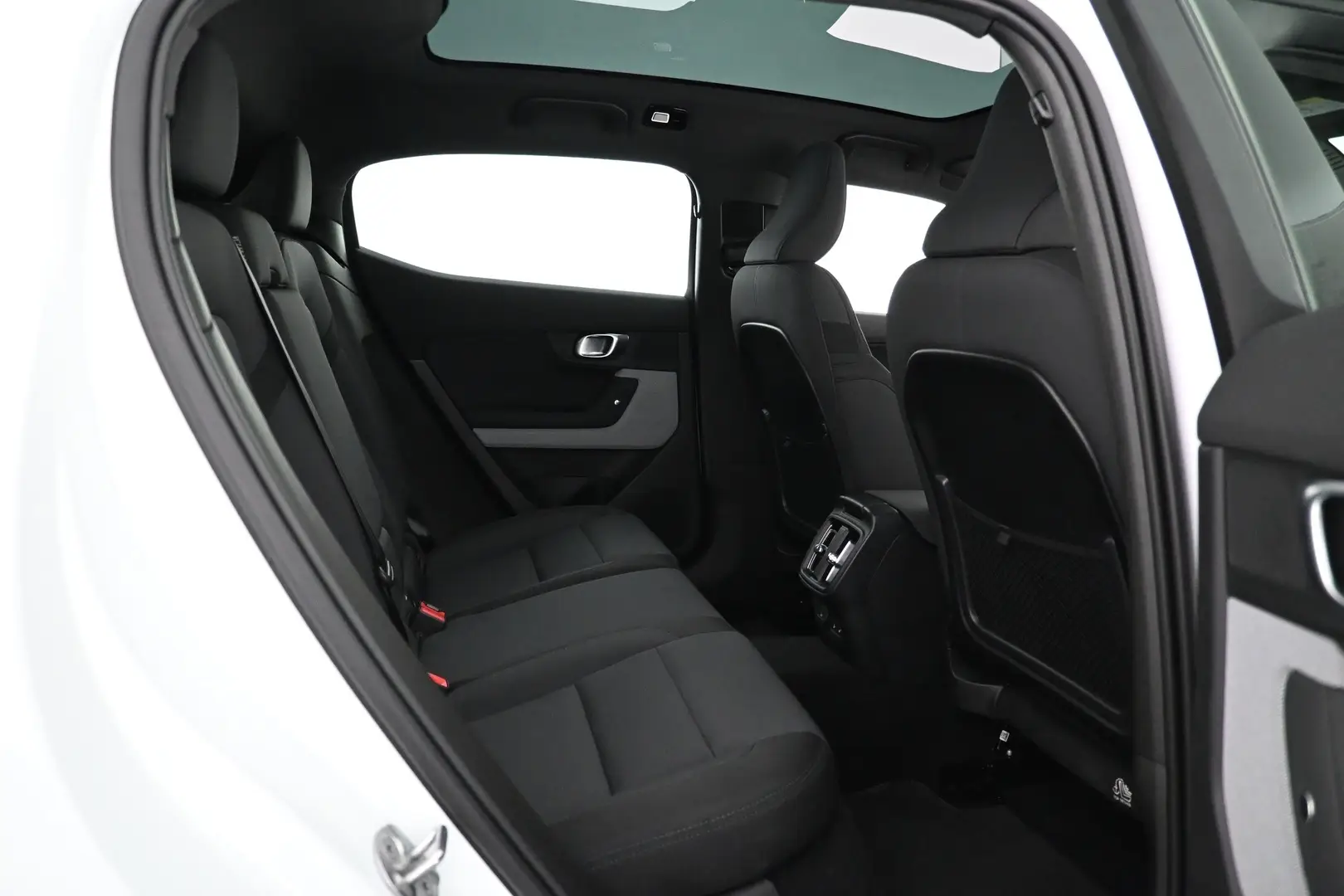 Car Image - VsGpJYWmYrrdjjQEwW49H