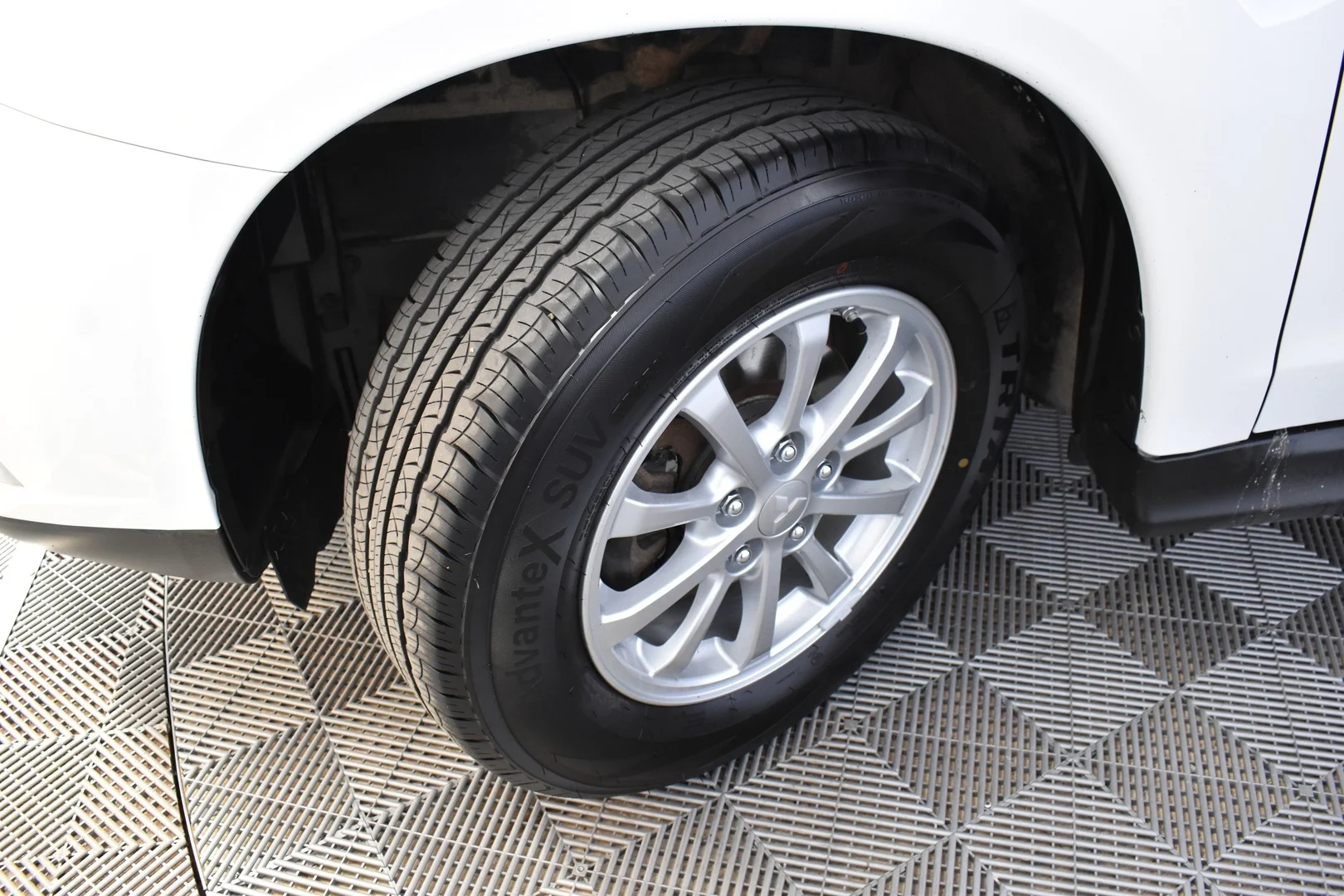 Car Image - 1q9fcHnaJ4uI30qqpFWlg5