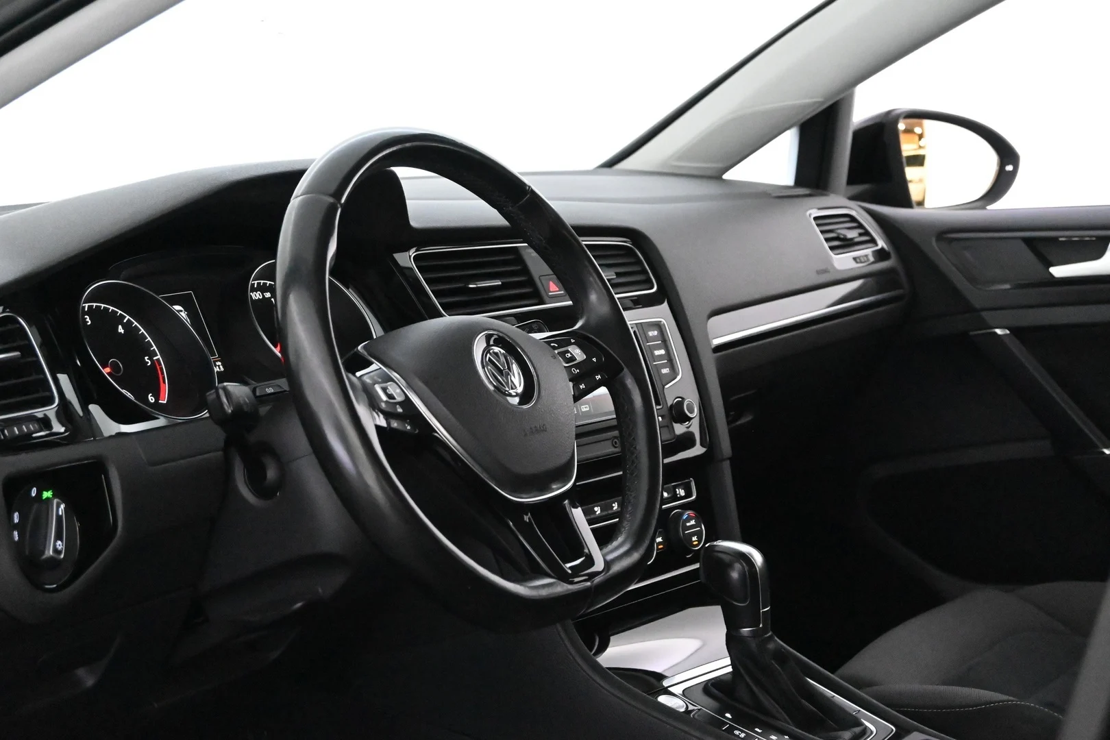 Car Image - mpkbPlzYbKhKMj4SsMi2x