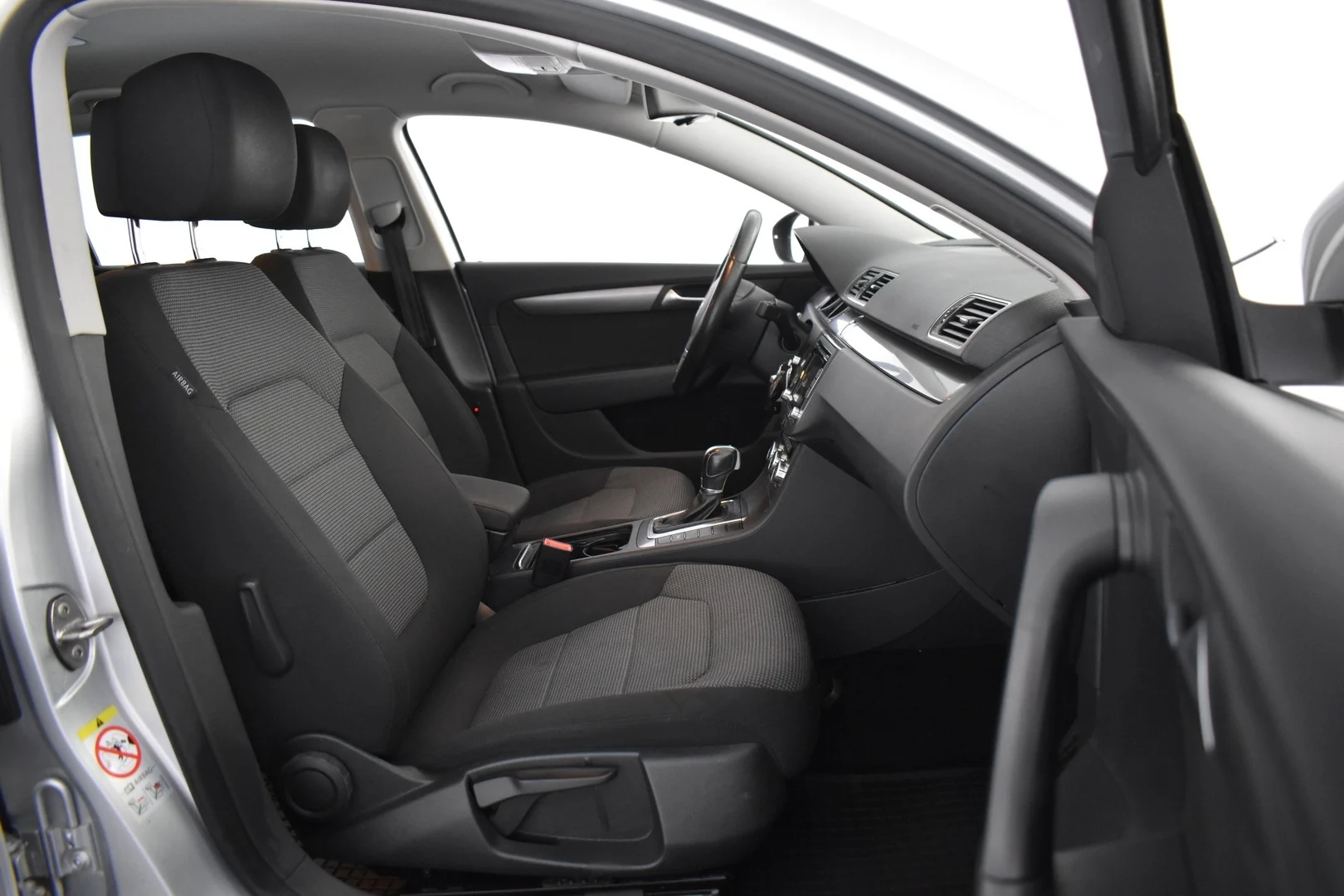 Car Image - 381DuaycJZwwMKiYXSjhyZ