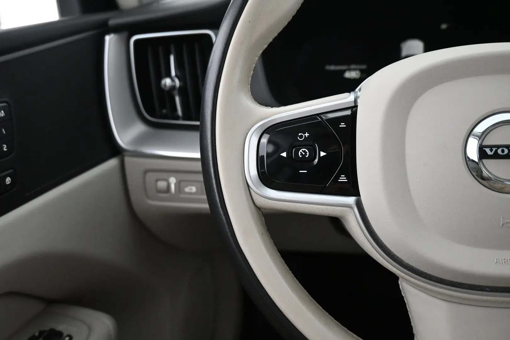 Car Image - 4PP5IDLasFoT4py88qlN91