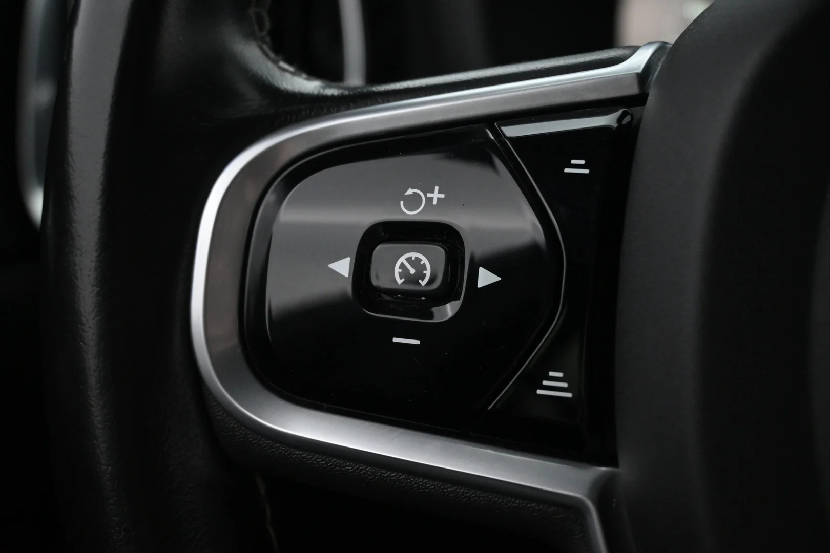 Car Image - 3VEjOc7nFBoI0PfM0Bwk9i
