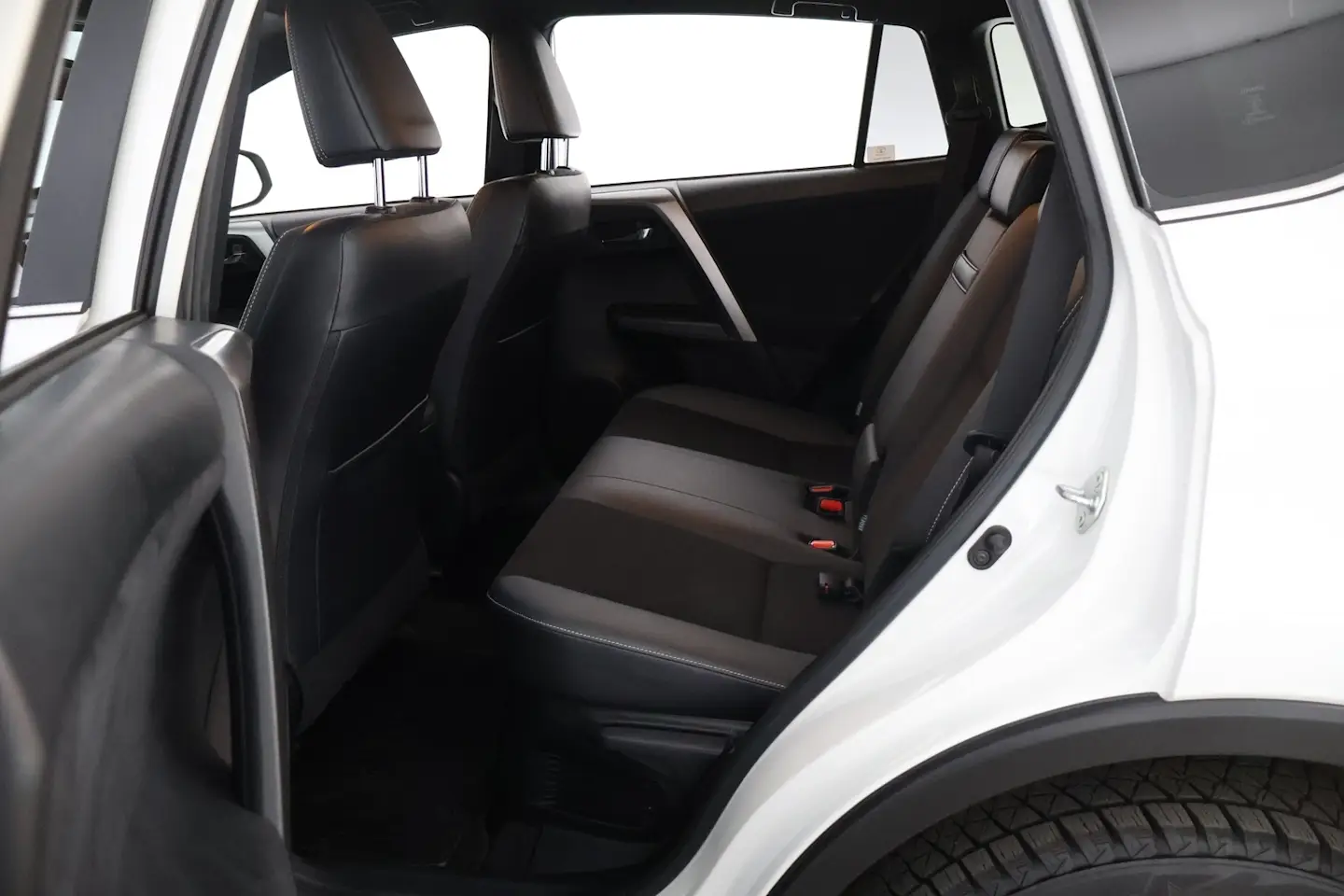 Car Image - 36V0vPAa9UmnYlAErTnEcO