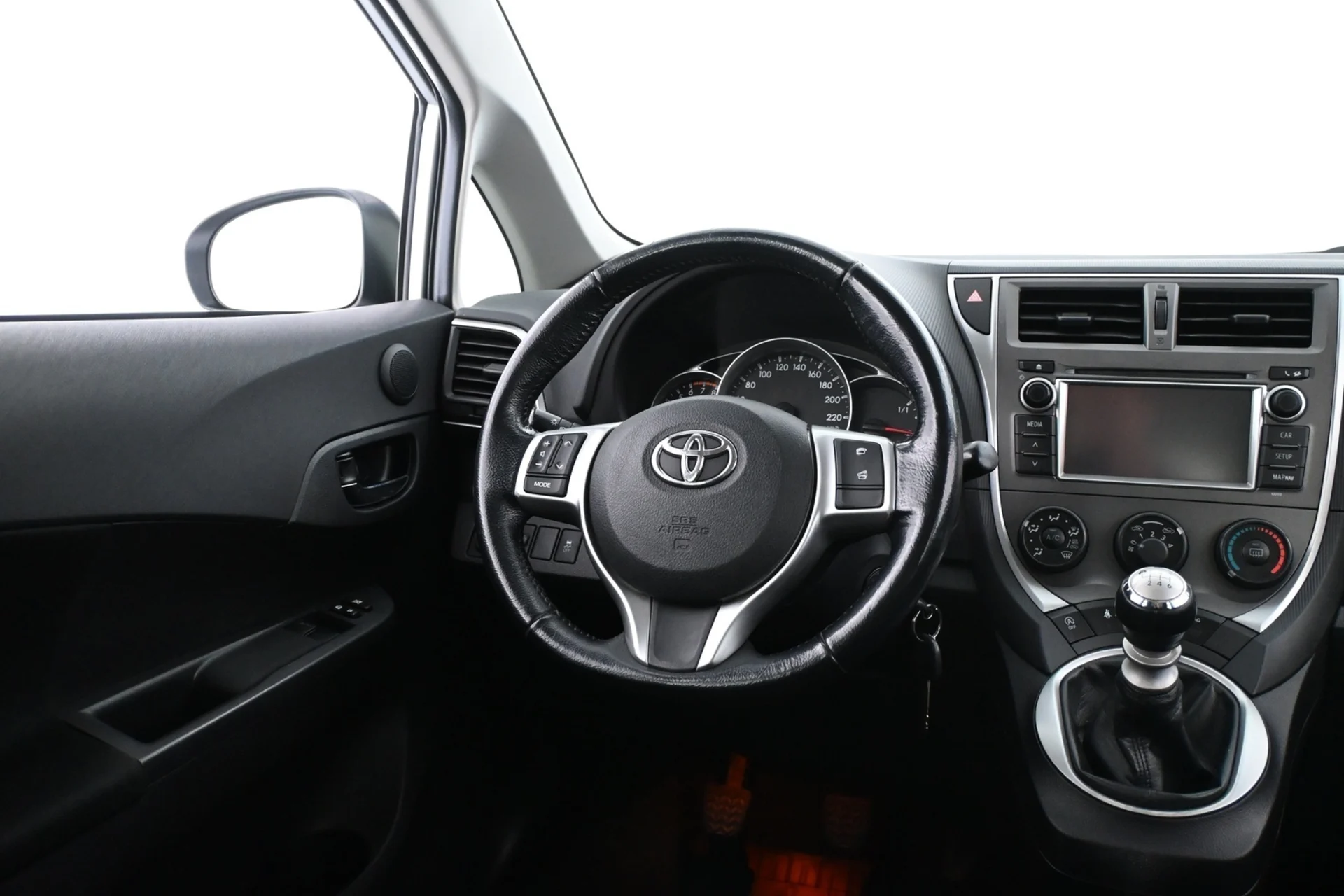 Car Image - 74bZVoHiOFJuo9sM7cgKbL