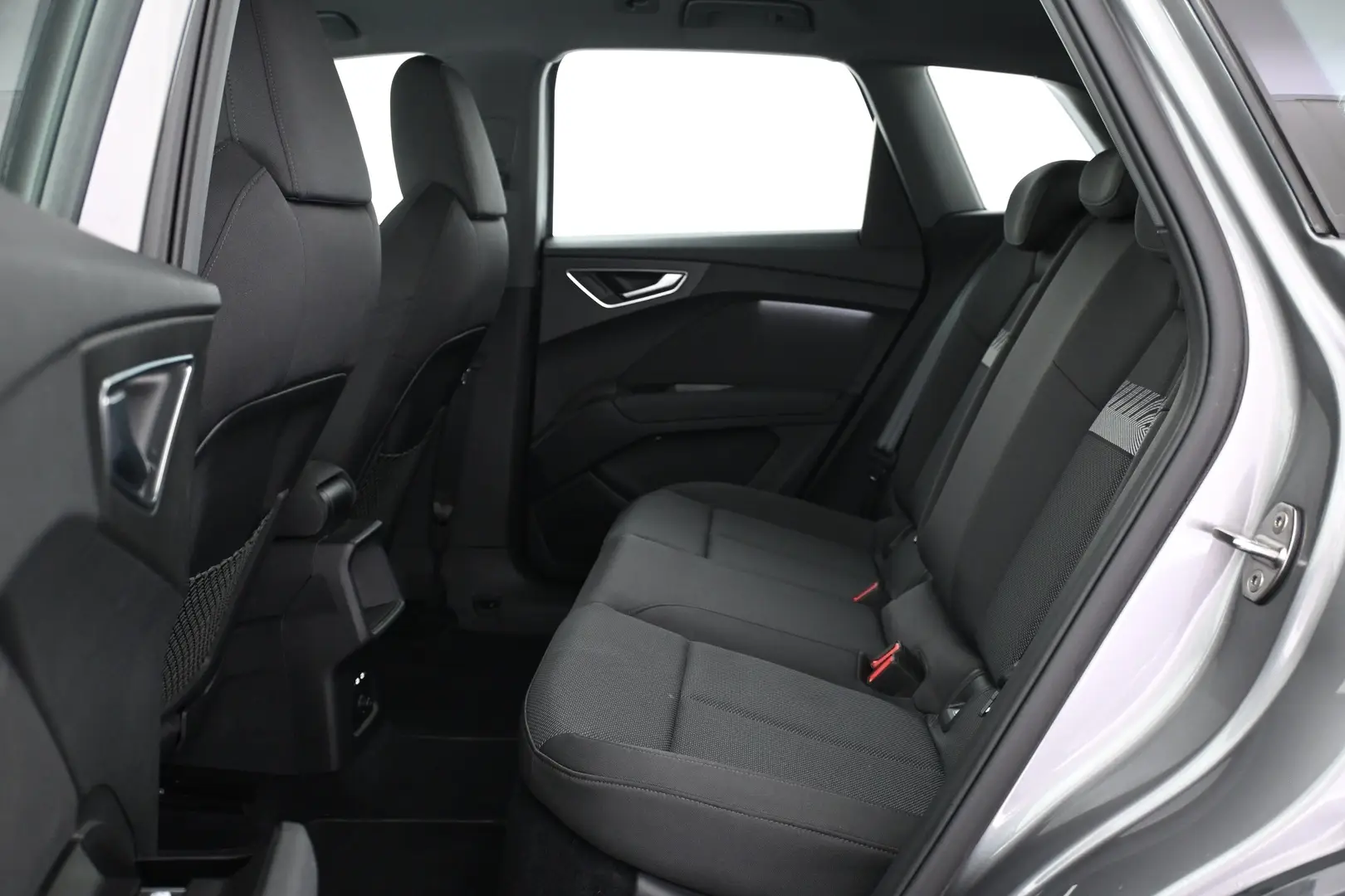 Car Image - 3UO44sRIgFgxoW75qINRdm