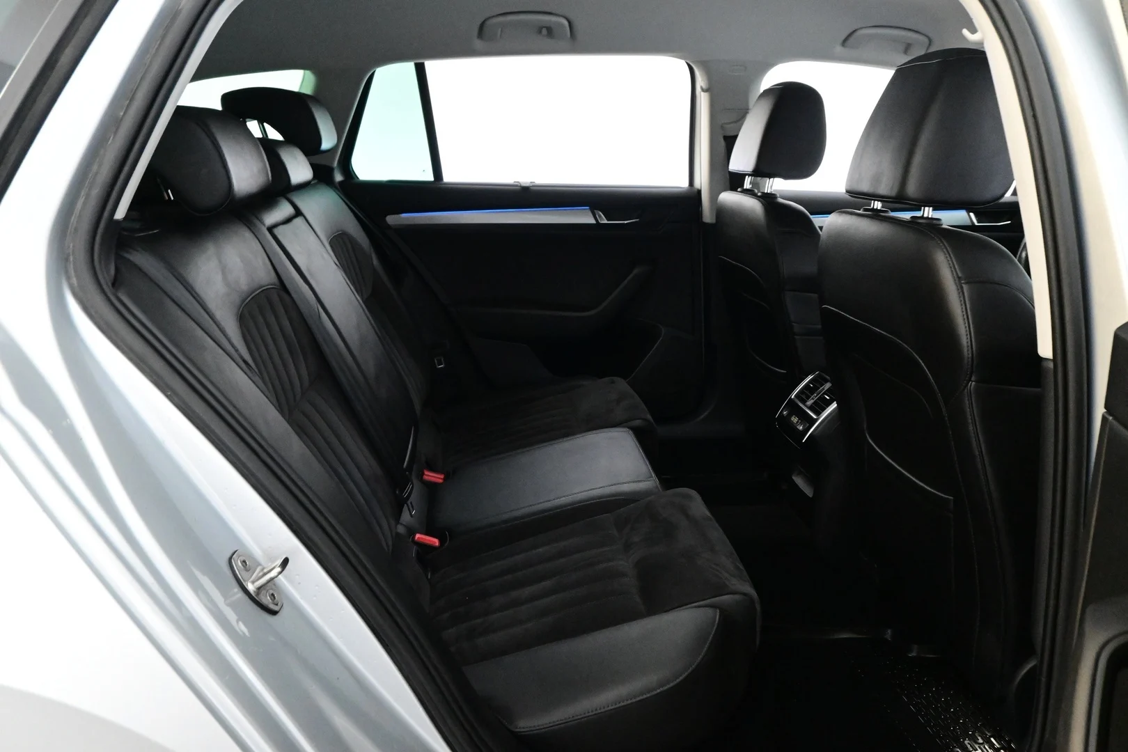 Car Image - 7HAbkWZSFG1pKNiStAGeiF