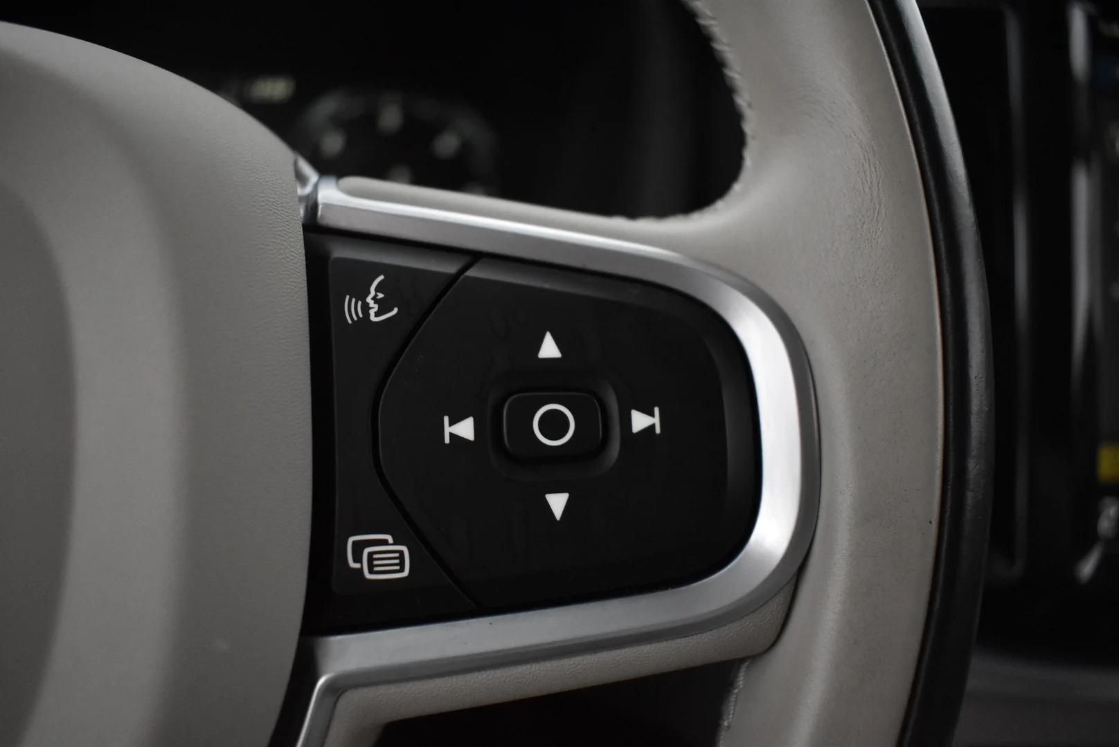 Car Image - 4V9pewDpmqK72xijPb7uMD