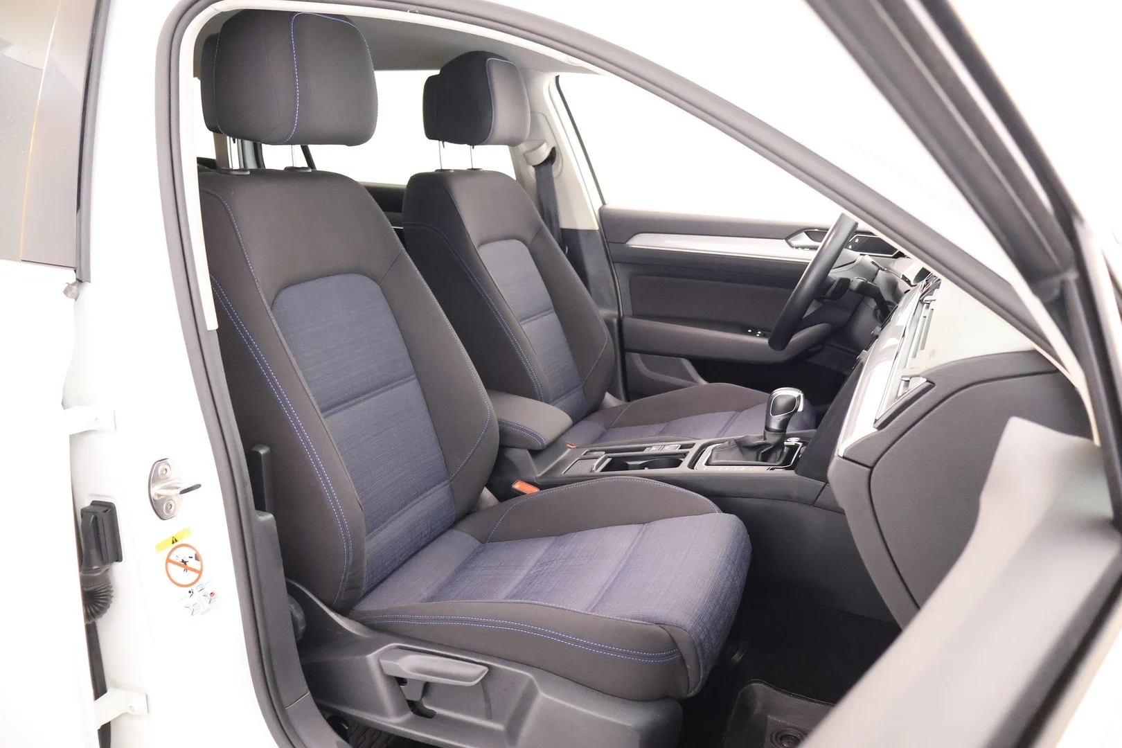Car Image - 7lwR3zyZD5kVhVS2swjn7N